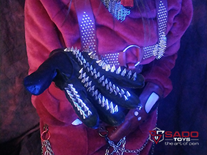 Spiked Gloves - Mistress Aloi Raon 09